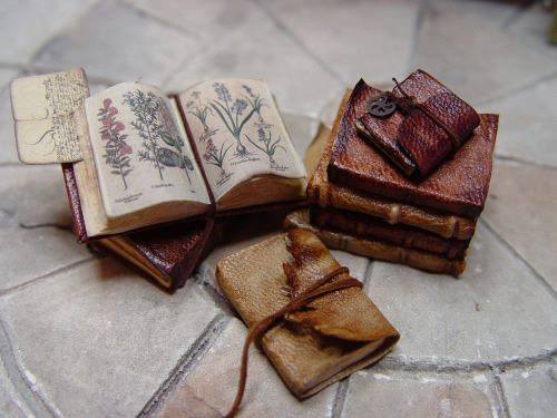 erickav_miniatures_books_alchemist_realistic_wizard_lair_inspiration_03